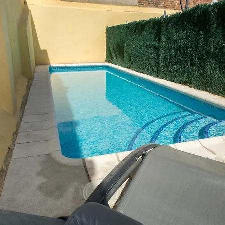 Casa Con Piscina En El Centro De Calella, Aire בית נופש קאללה