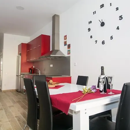 Casa Con Piscina En El Centro De Calella, Aire * カレーリャ