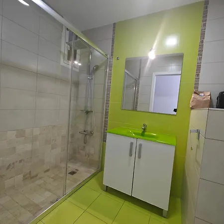 Casa Con Piscina En El Centro De Calella, Aire